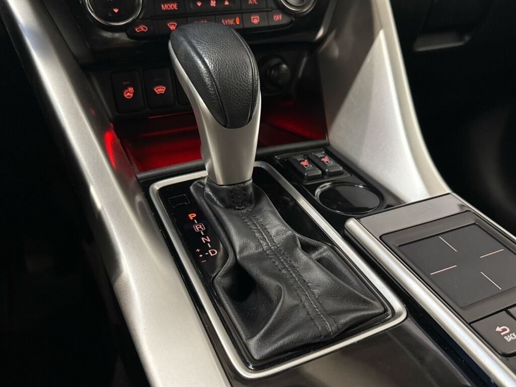 Mitsubishi Eclipse Cross 2018 Valkoinen