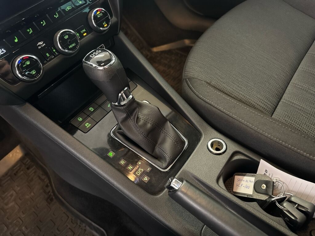 Skoda Octavia 2018 Musta