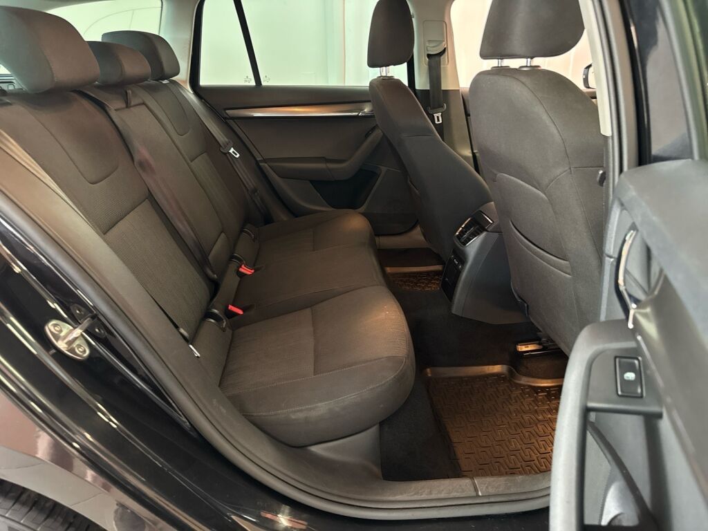 Skoda Octavia 2018 Musta