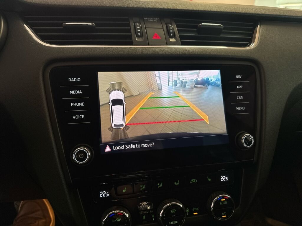 Skoda Octavia 2018 Musta