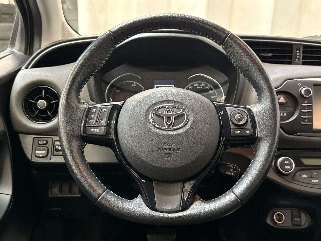 Toyota Yaris 2018 Harmaa