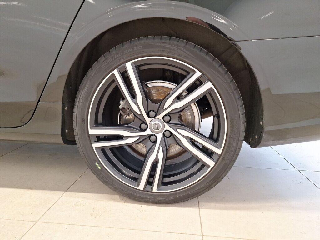 Volvo S90 2018 Musta