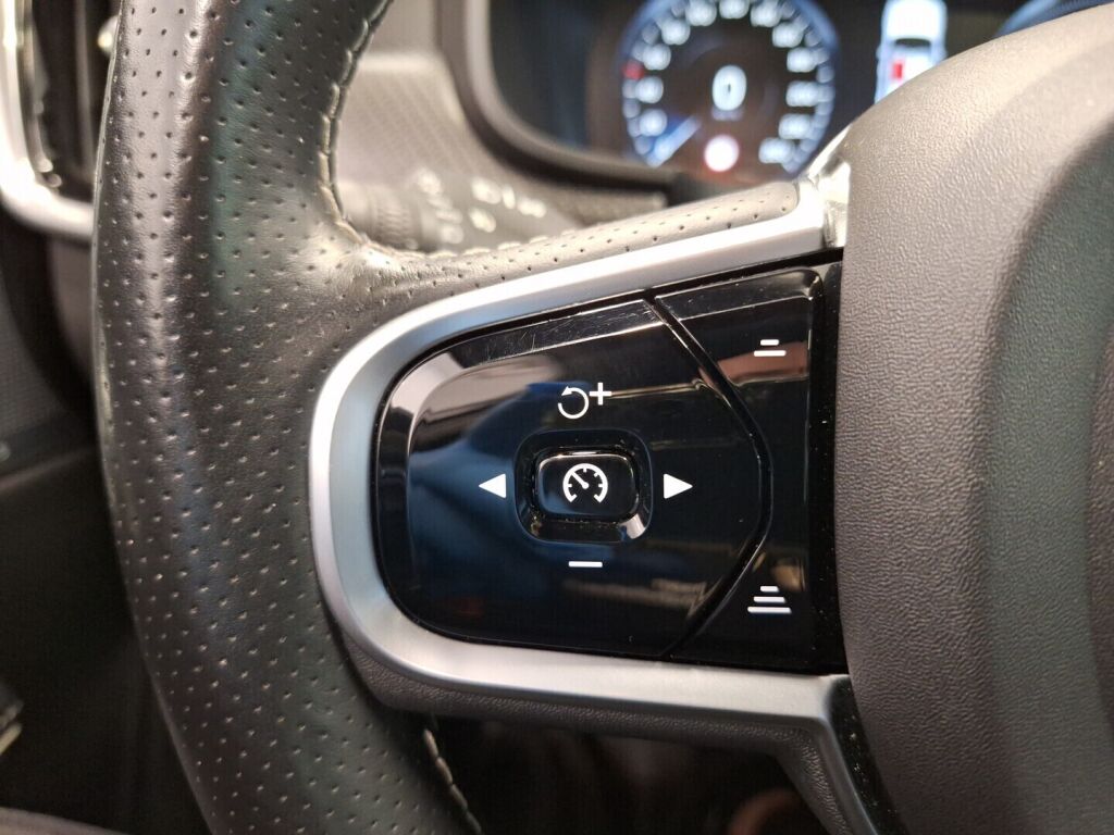 Volvo S90 2018 Musta