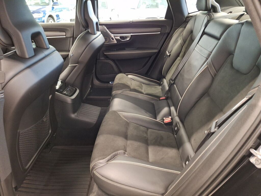 Volvo S90 2018 Musta