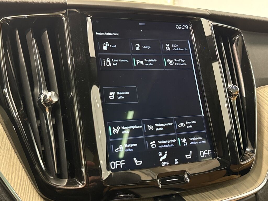 Volvo XC60 2018 Ruskea (beige)