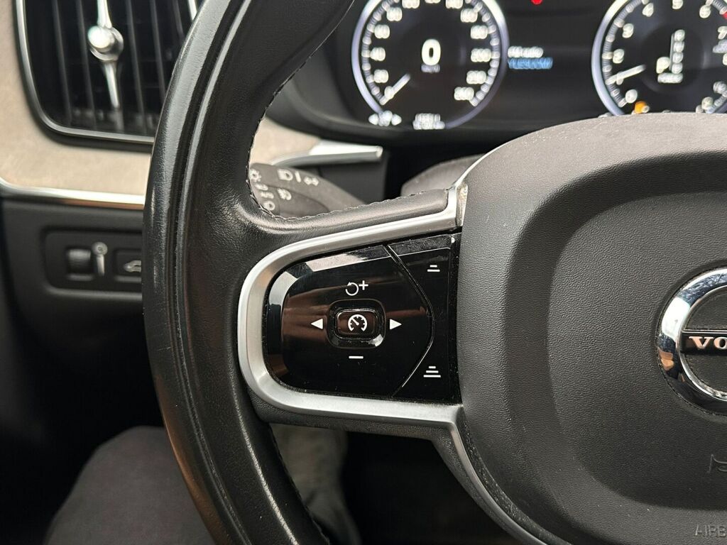 Volvo XC60 2018 Ruskea (beige)