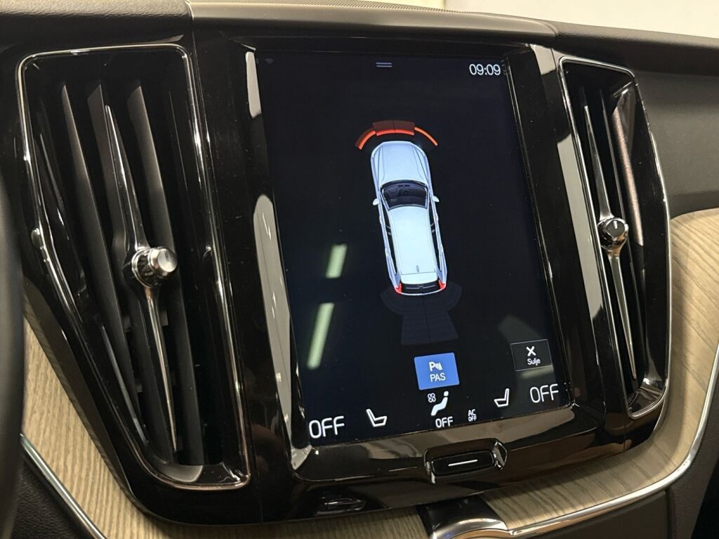 Volvo XC60 2018 Ruskea (beige)