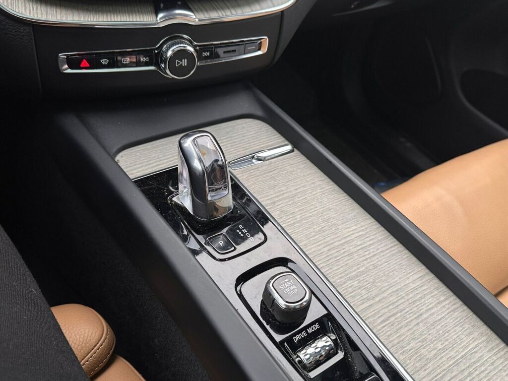 Volvo XC60 2018 Ruskea (beige)