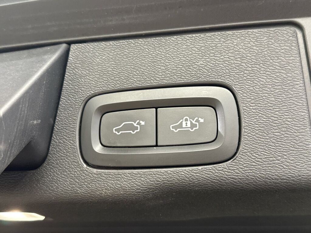 Volvo XC60 2018 Ruskea (beige)