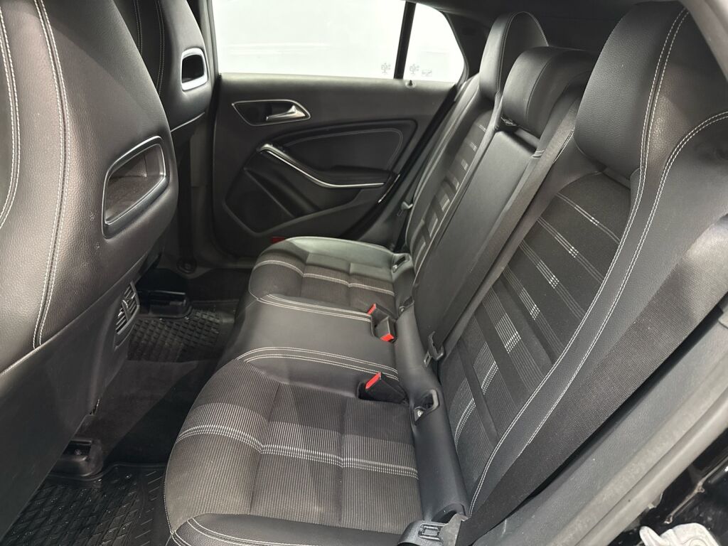 Mercedes-Benz CLA 2018 Musta