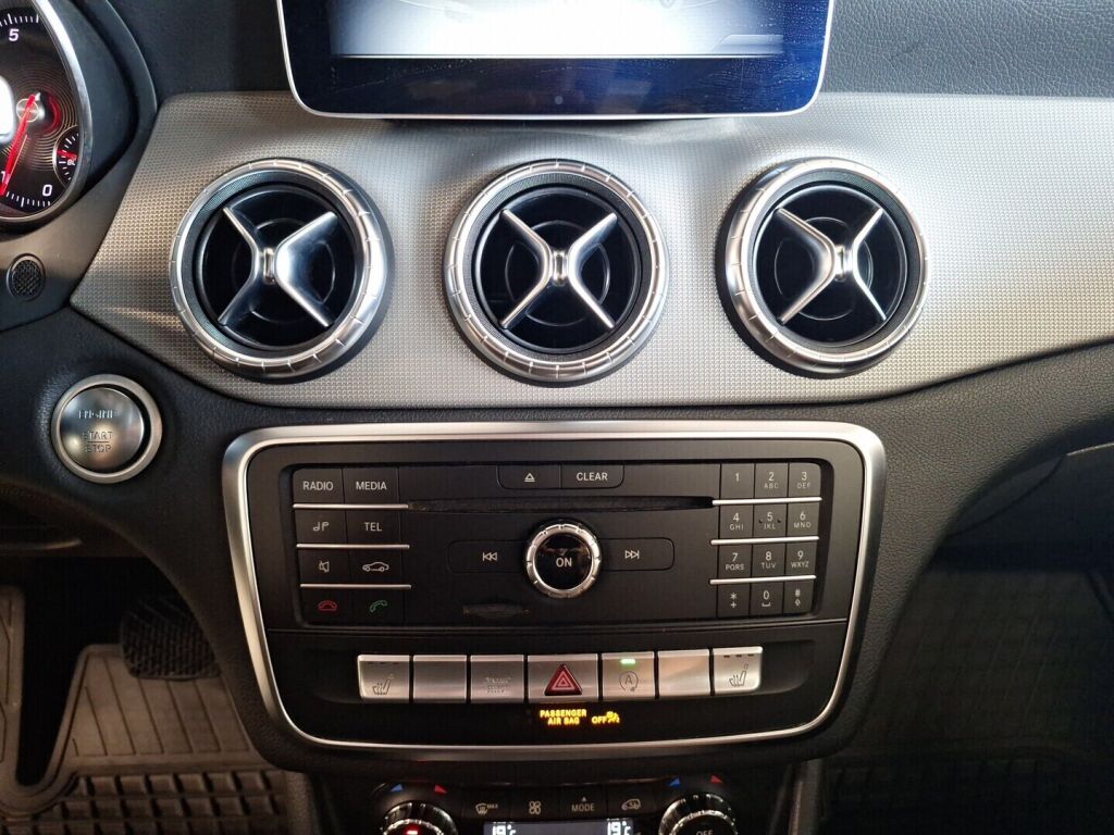 Mercedes-Benz CLA 2018 Musta