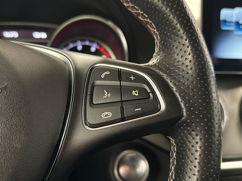 Mercedes-Benz CLA 2018 Musta