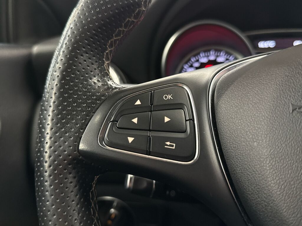 Mercedes-Benz CLA 2018 Musta