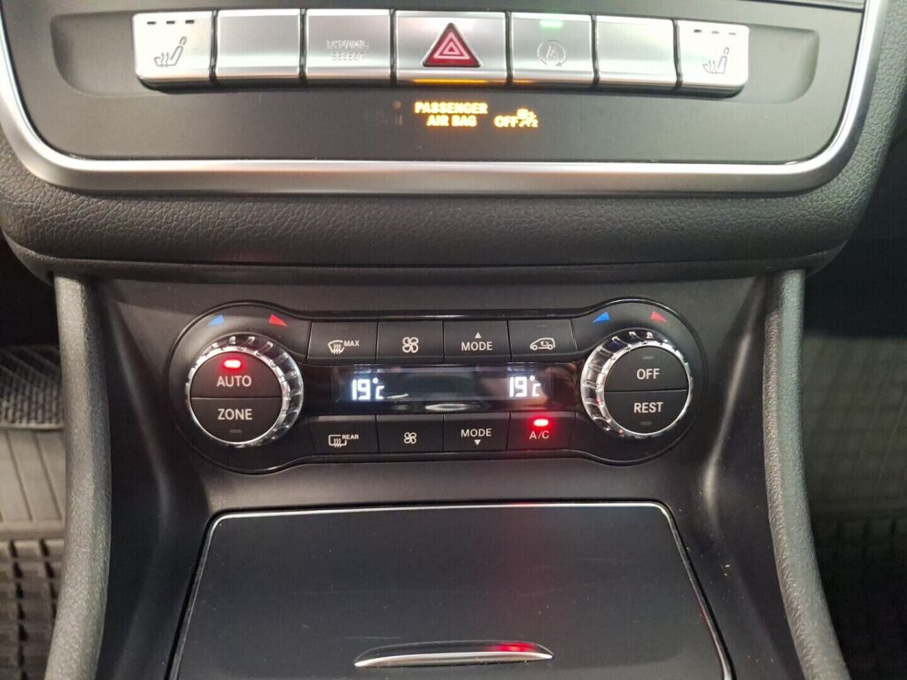 Mercedes-Benz CLA 2018 Musta