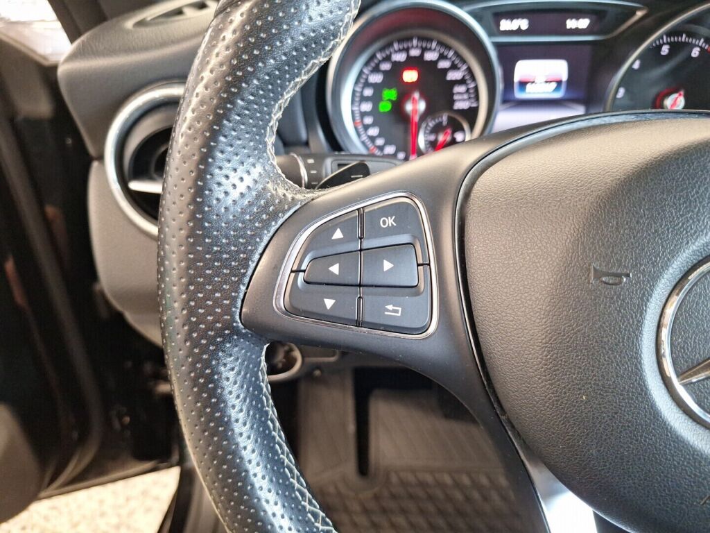 Mercedes-Benz CLA 2018 Musta