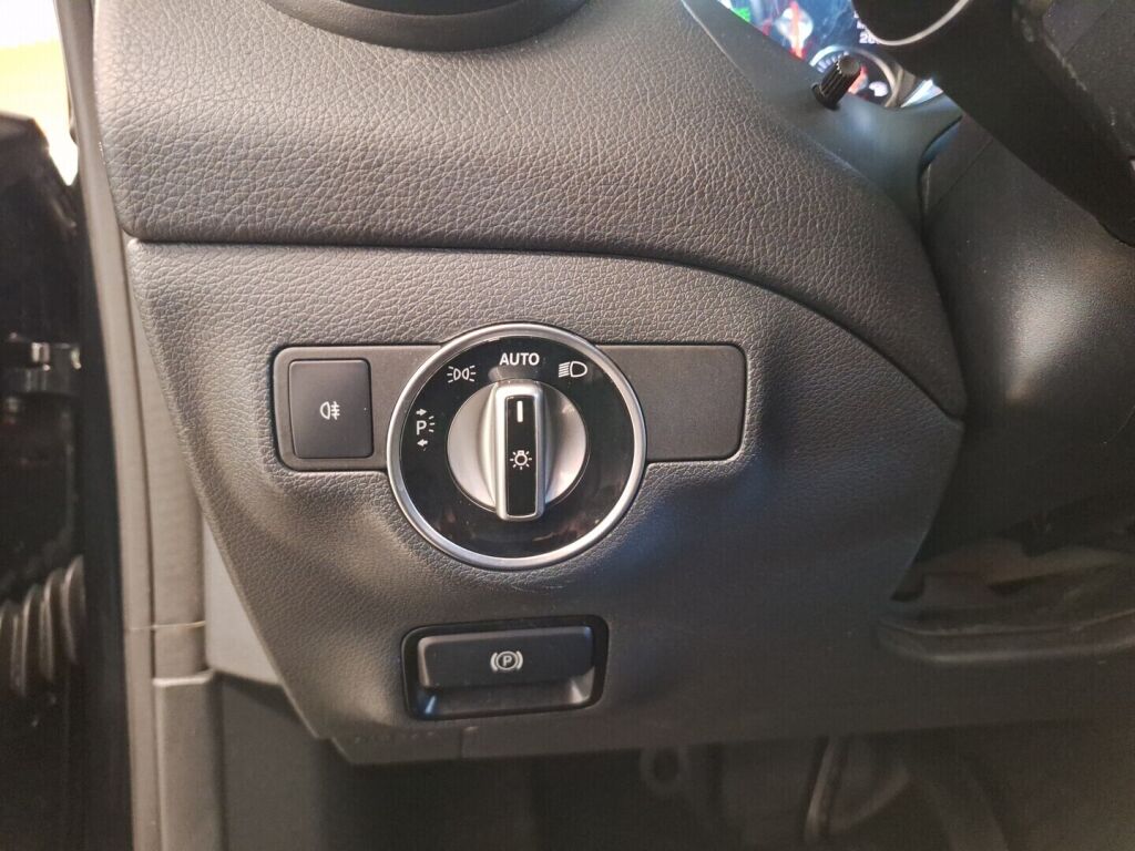 Mercedes-Benz CLA 2018 Musta