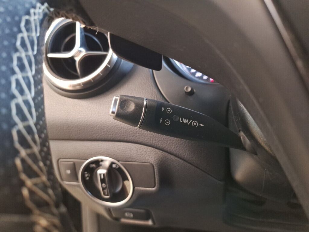 Mercedes-Benz CLA 2018 Musta