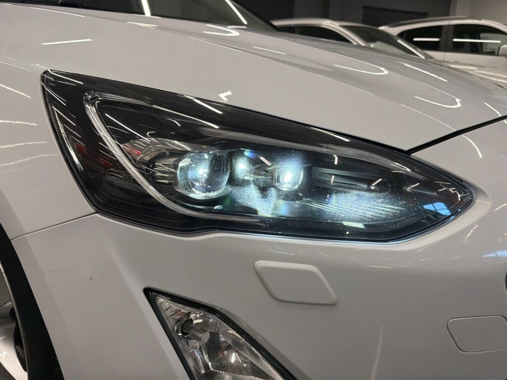 Ford Focus 2018 Valkoinen