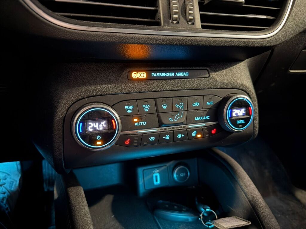 Ford Focus 2018 Valkoinen