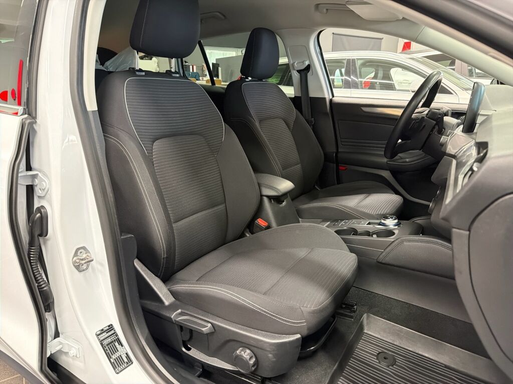 Ford Focus 2018 Valkoinen