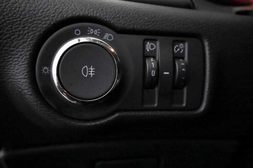 Opel Astra 2014 Musta