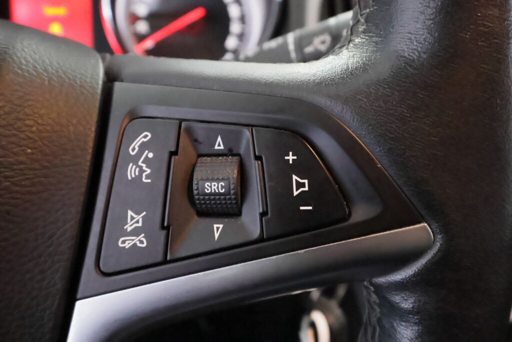 Opel Astra 2014 Musta