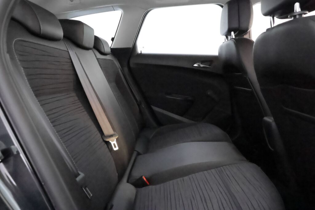 Opel Astra 2014 Musta