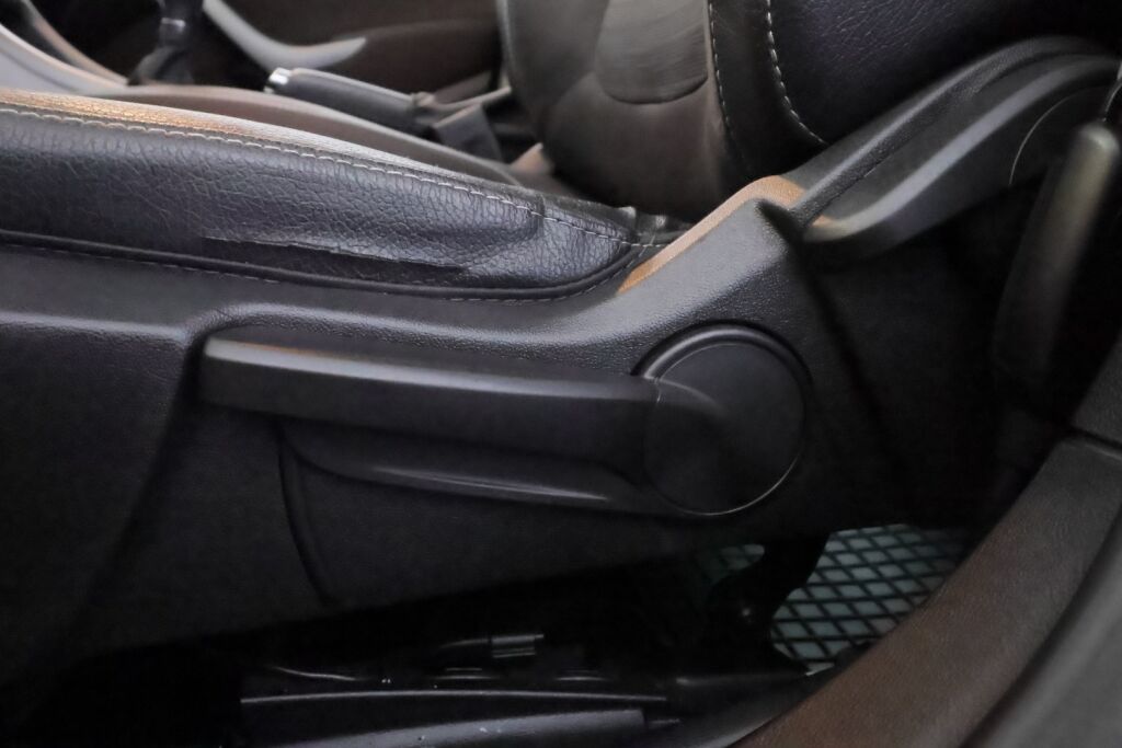 Opel Astra 2014 Musta