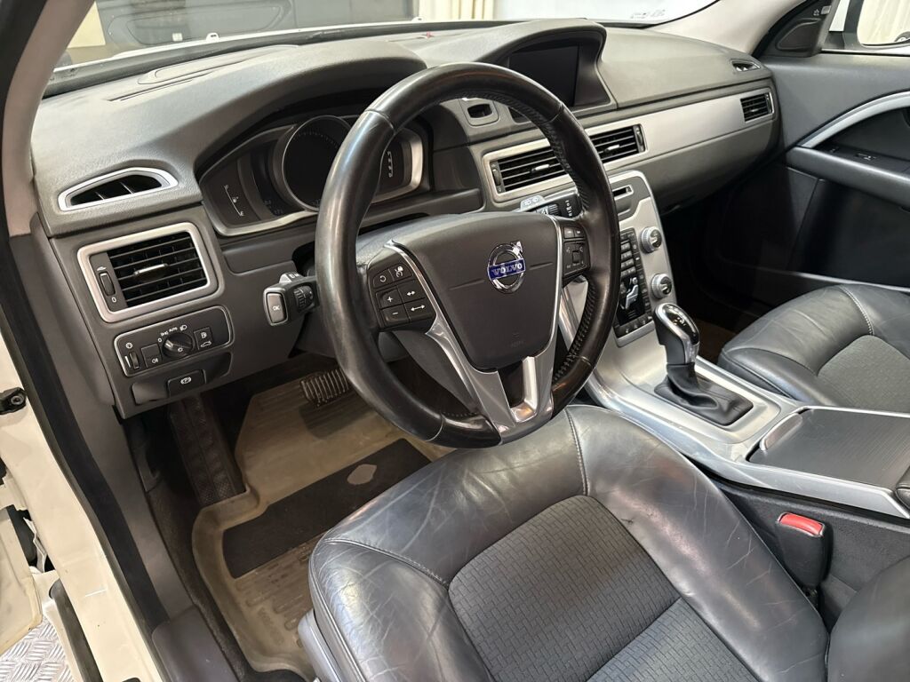 Volvo V70 2015 Valkoinen
