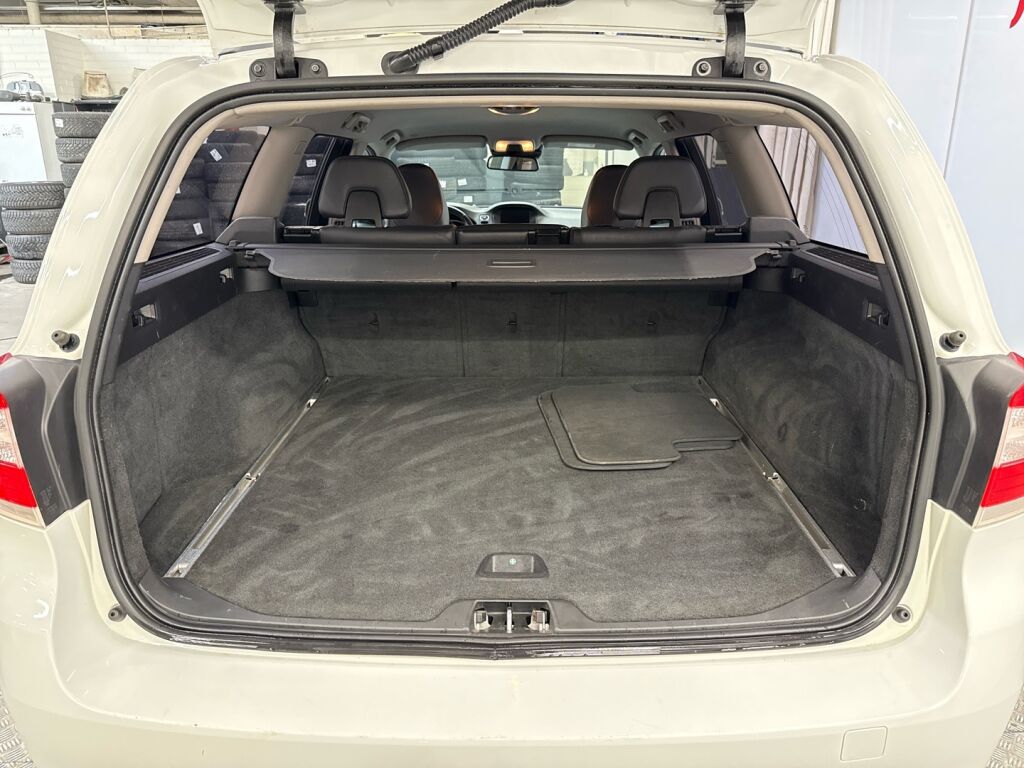 Volvo V70 2015 Valkoinen