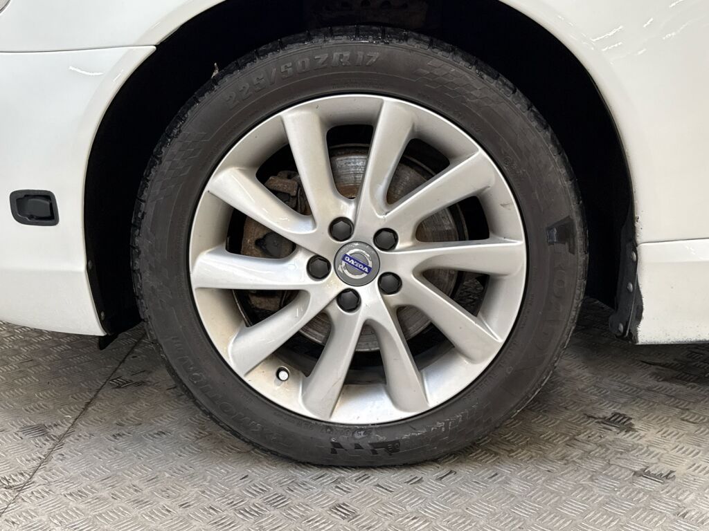 Volvo V70 2015 Valkoinen