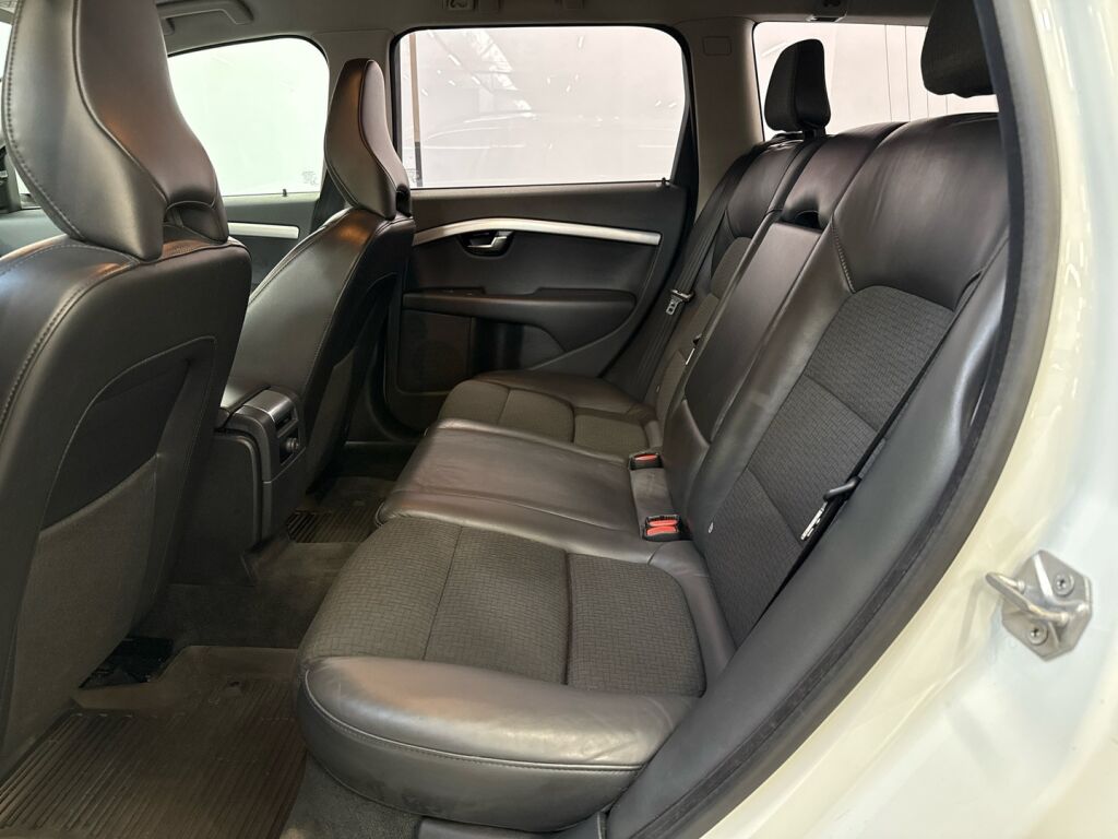Volvo V70 2015 Valkoinen