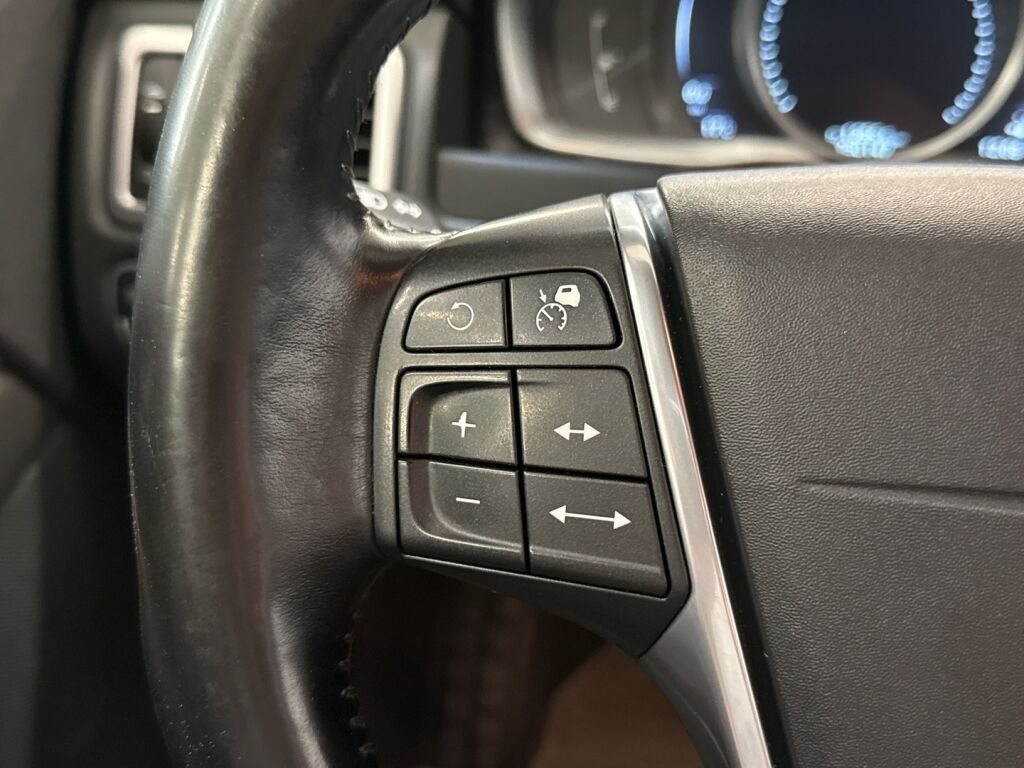 Volvo V70 2015 Valkoinen