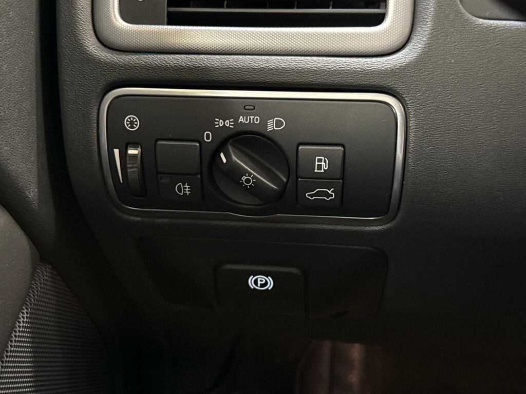Volvo V70 2015 Valkoinen