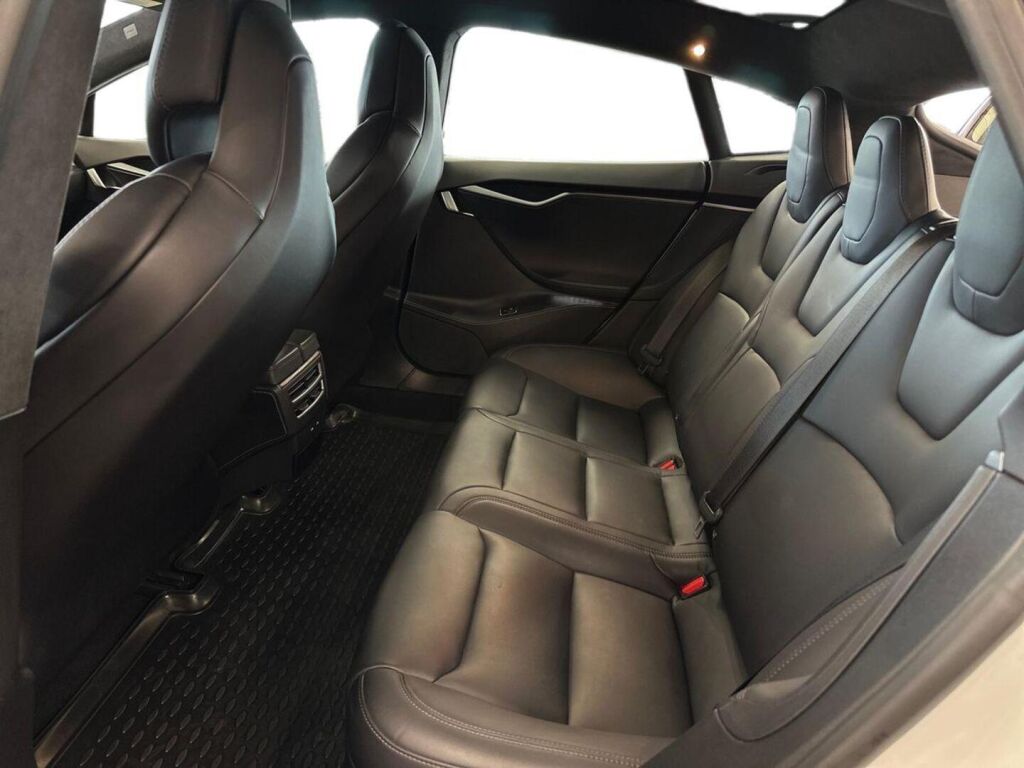 Tesla Model S 2018 Valkoinen