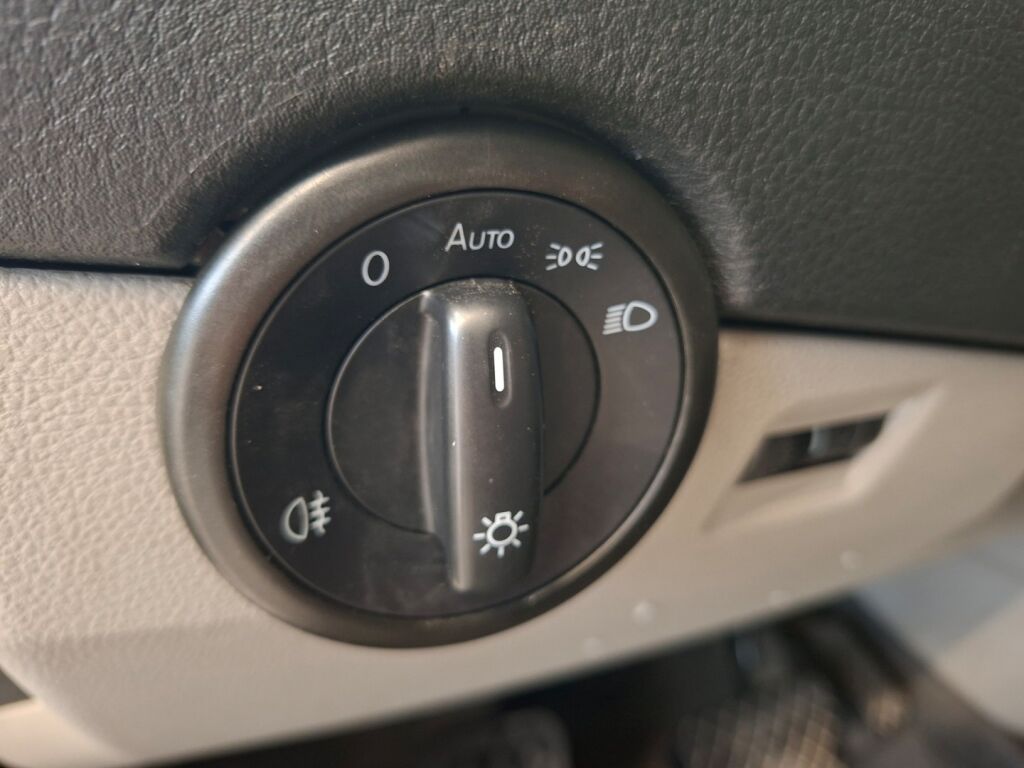 Volkswagen Transporter 2018 Musta