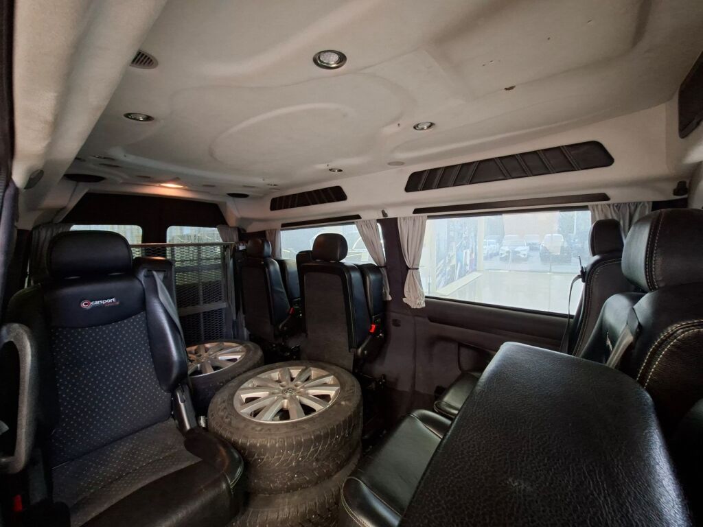 Volkswagen Transporter 2018 Musta