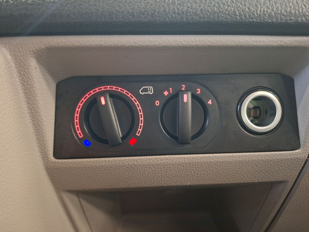 Volkswagen Transporter 2018 Musta