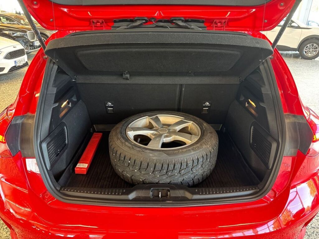 Ford Focus 2019 Punainen (Race Red)