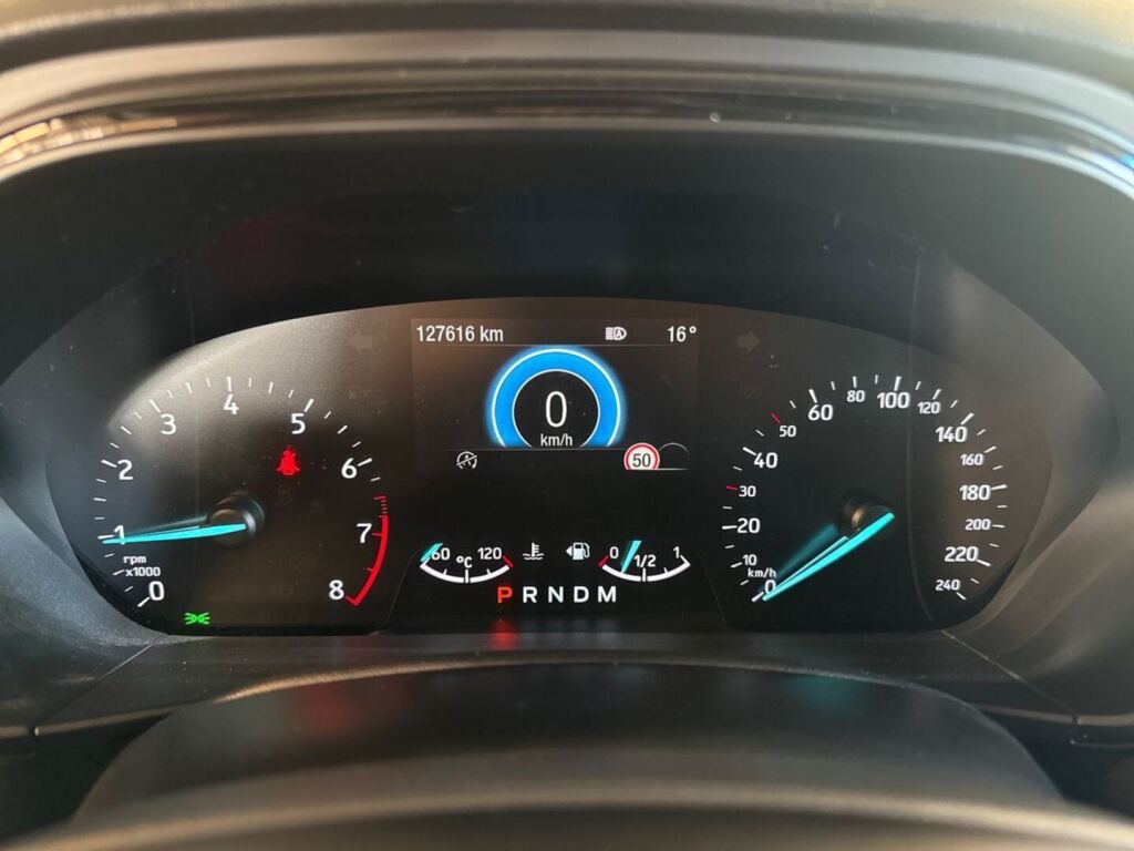 Ford Focus 2019 Punainen (Race Red)