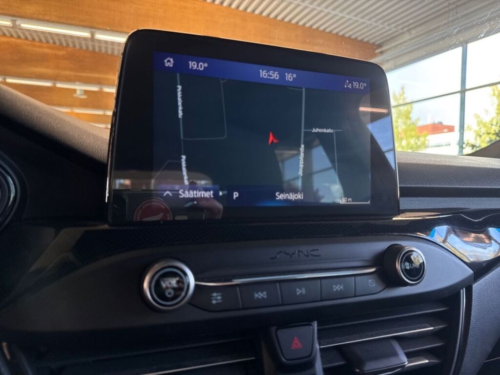 Ford Focus 2019 Punainen (Race Red)