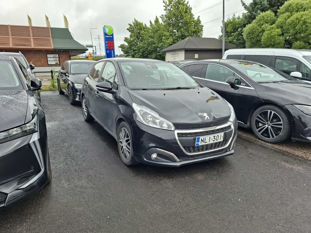 Peugeot 208 2019 Musta