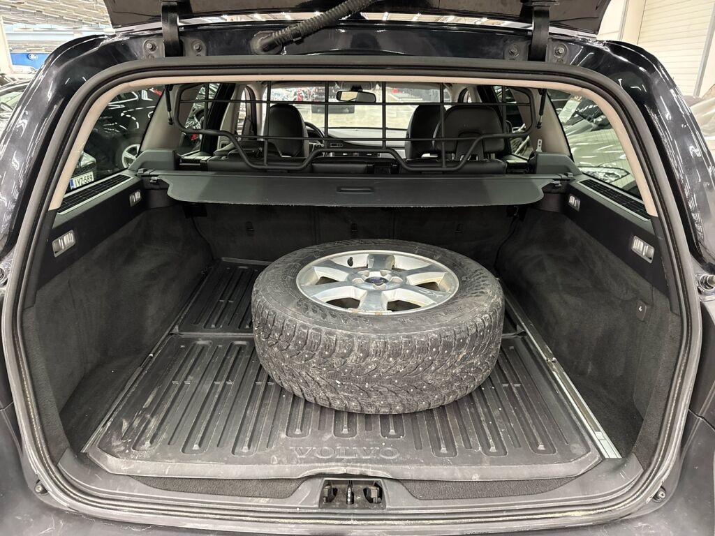 Volvo XC70 2011 Musta