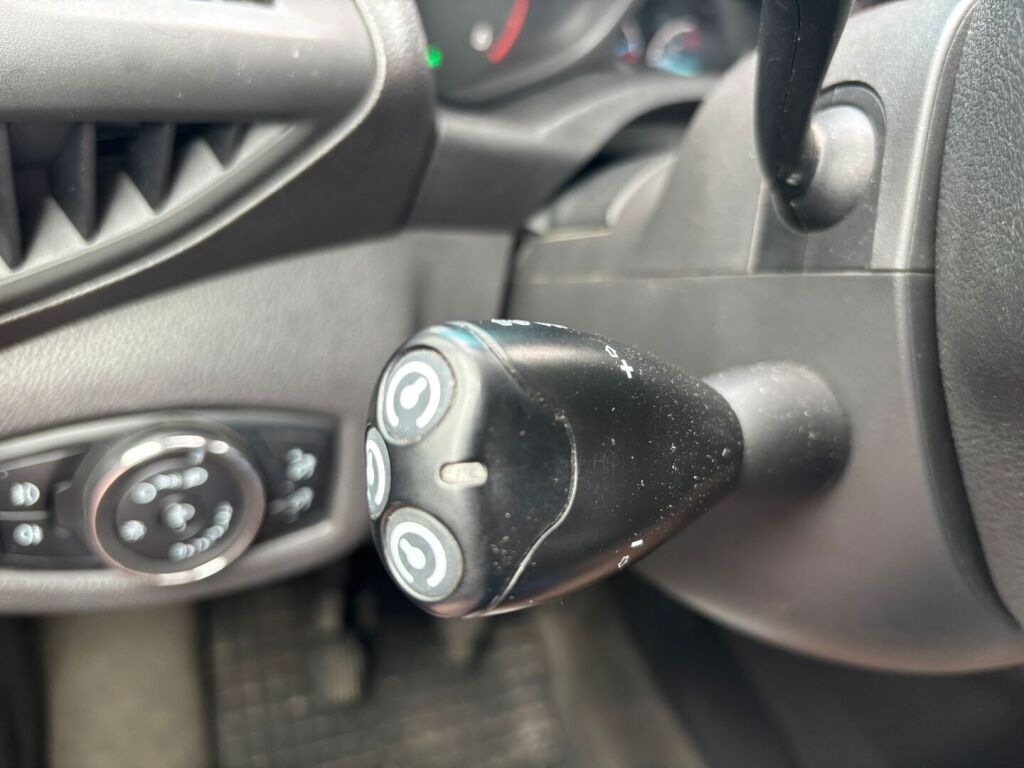 Ford Transit Connect 2015 Valkoinen