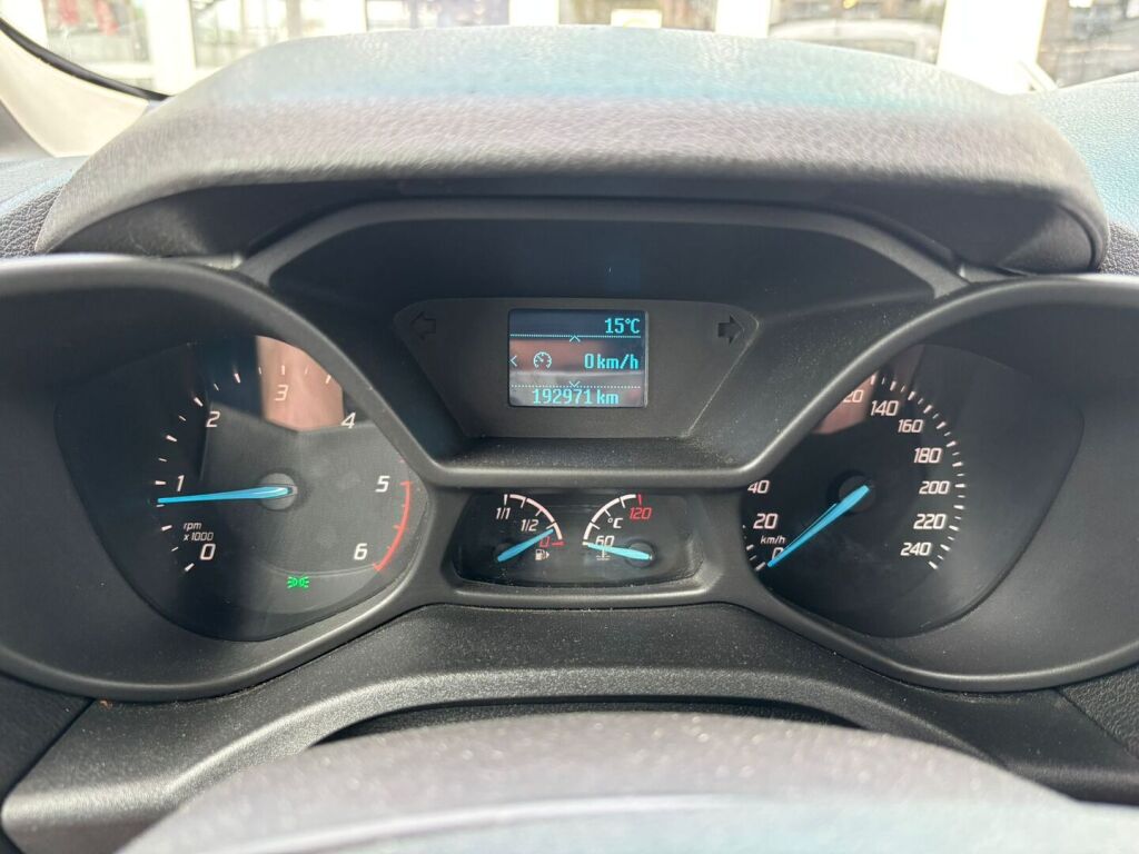 Ford Transit Connect 2015 Valkoinen