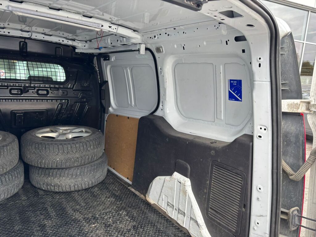 Ford Transit Connect 2015 Valkoinen