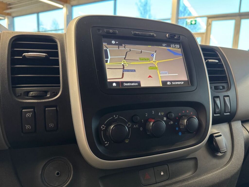 Renault Trafic 2019 Punainen