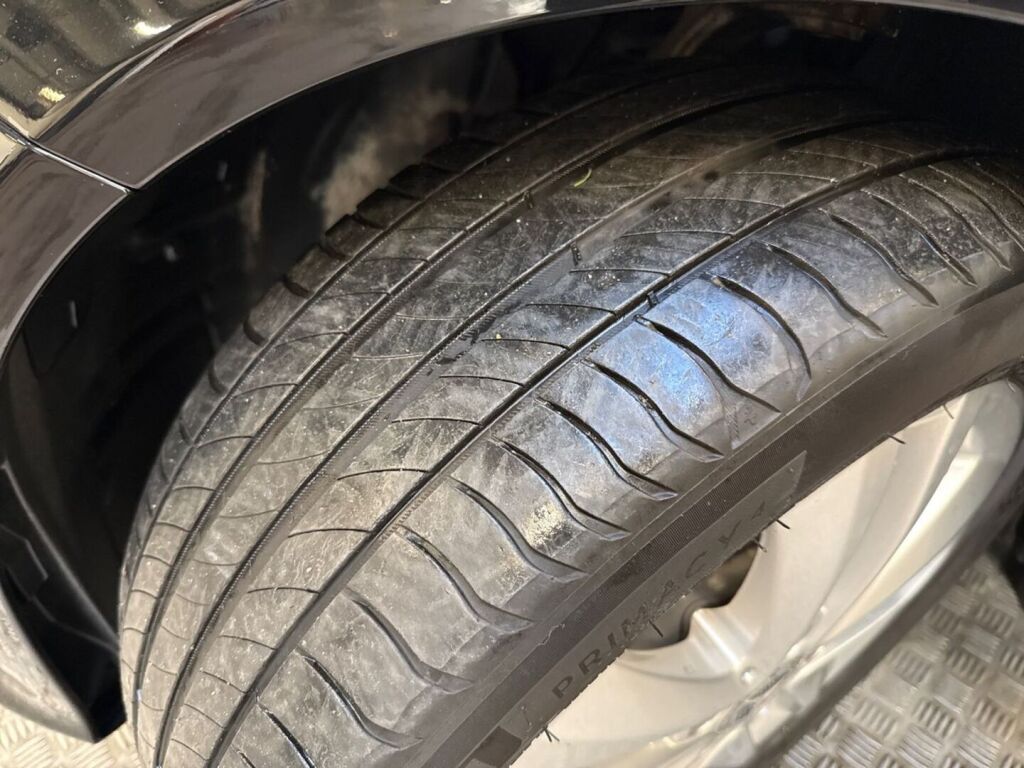 Mercedes-Benz C 2018 Musta