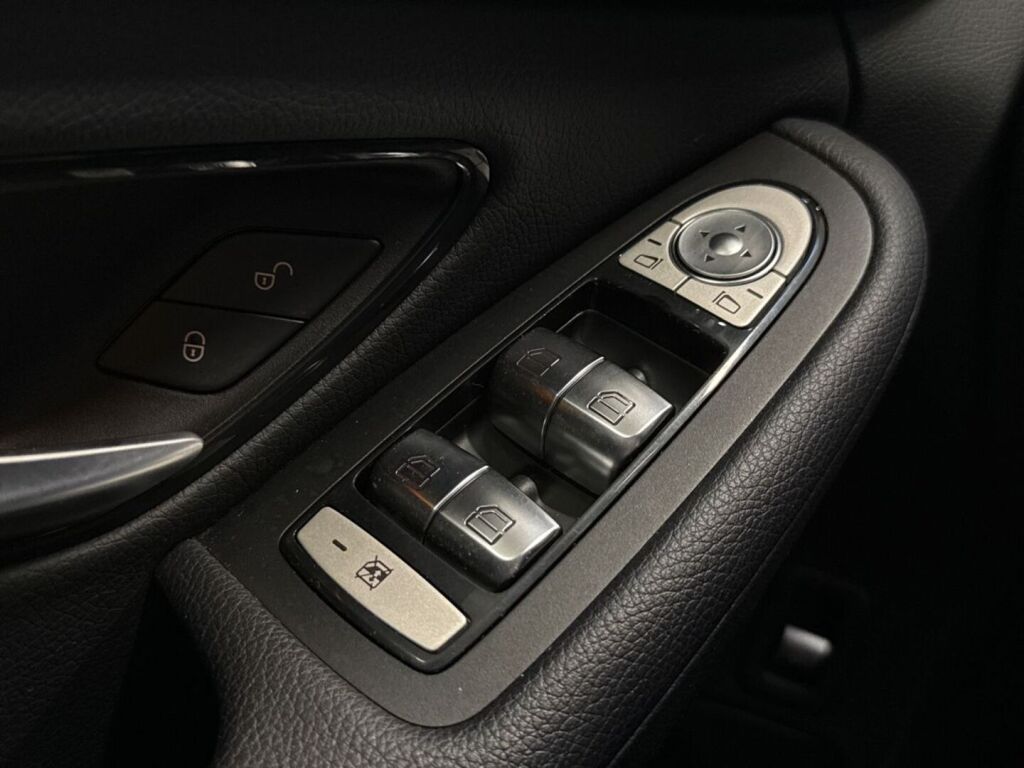 Mercedes-Benz C 2018 Musta