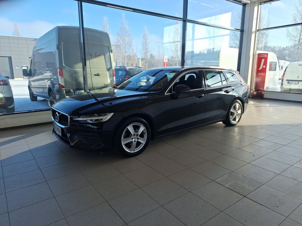 Volvo V60 2019 Musta